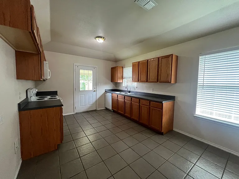 239B Rosalie Dr — Photo 5