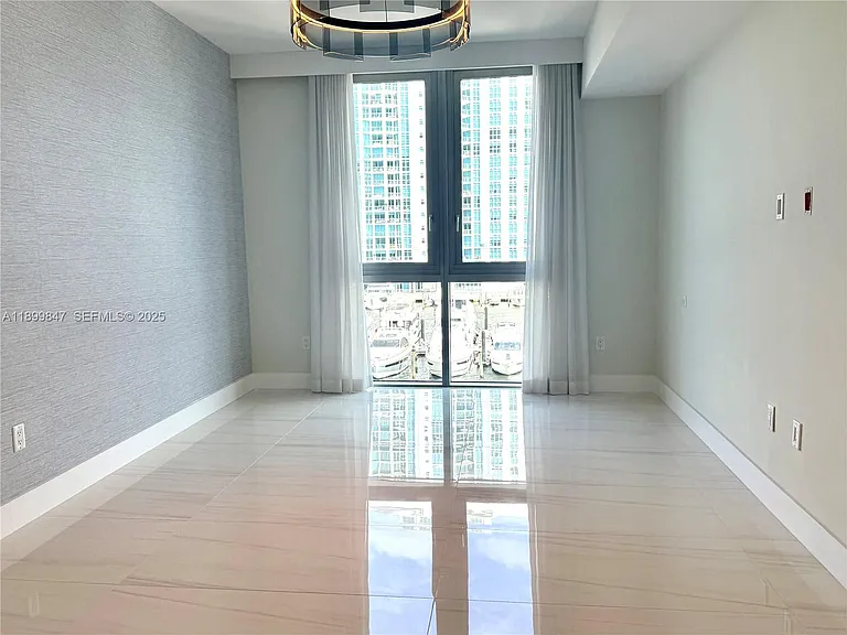 17111 Biscayne Blvd #409 — Photo 9