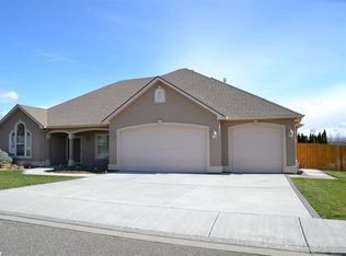 157 Bear Dr, Richland, WA 99352