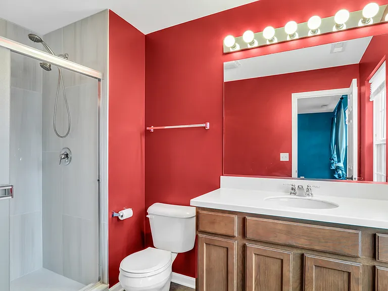 214 Lionel Dr — Photo 16