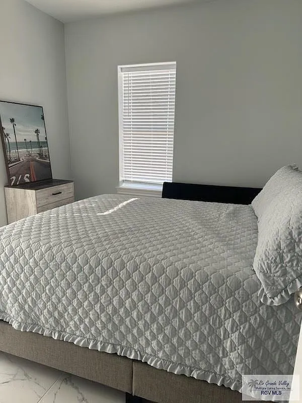 3 bed, 2.0 bath, 2000 sqft, $5,500 — Photo 4