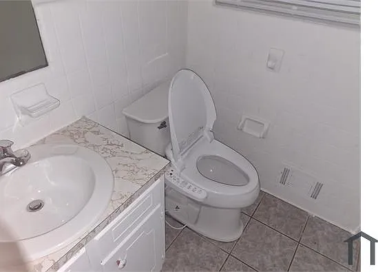 345 Center Ave NW — Photo 5