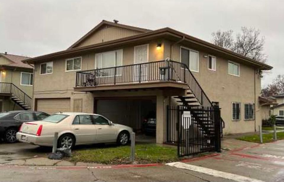 1st image of 2119 Peppertree Way APT 4