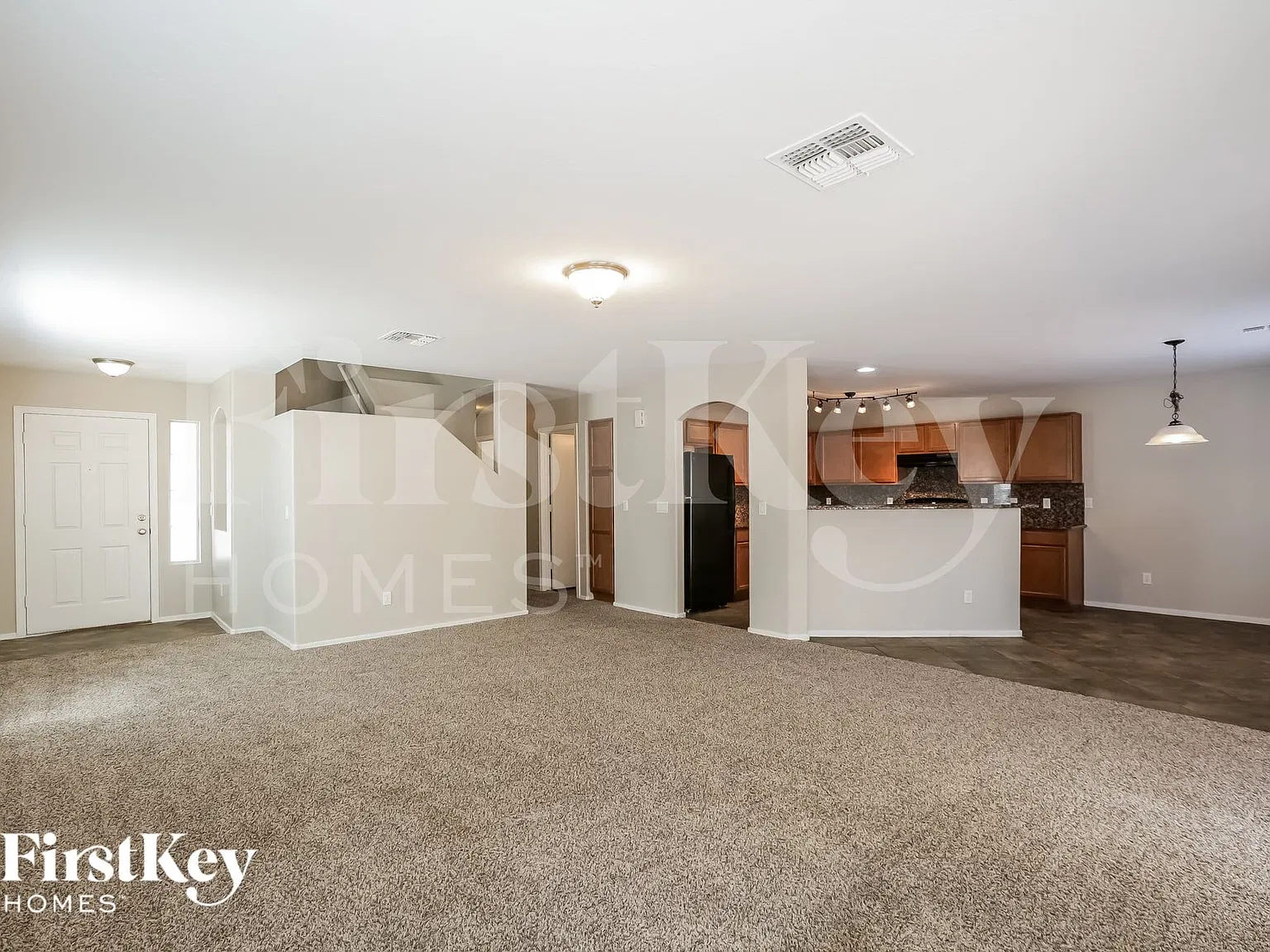 5 bed, 3.0 bath, 2267 sqft, $2,515 — Photo 3