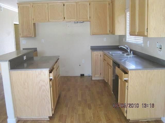 2nd image of 2495 Mulberry St