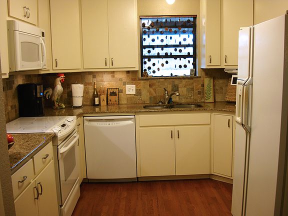 4th image of 109 Black Jack Ln