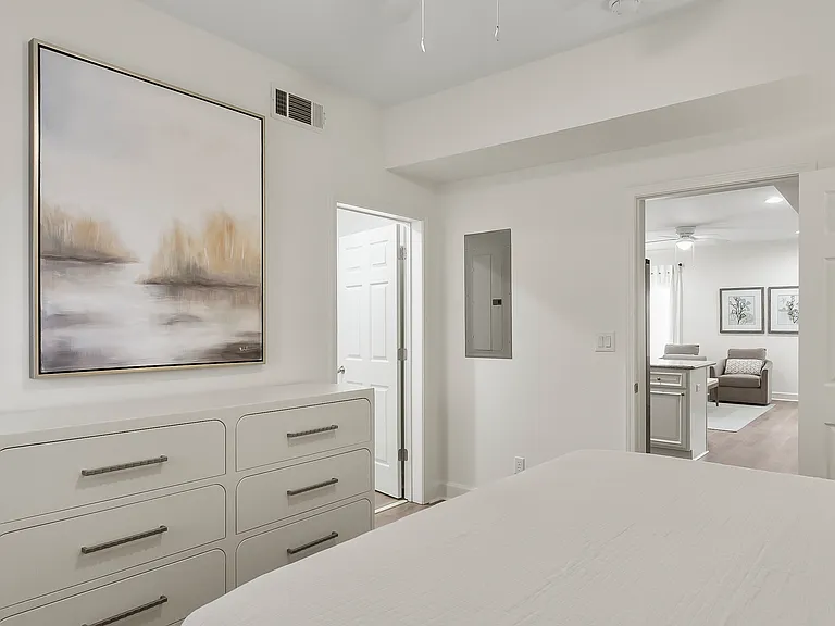 430-474 Wesley Pl — Photo 14
