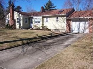 36 Lower Rocky Point Rd, Miller Place, NY 11764