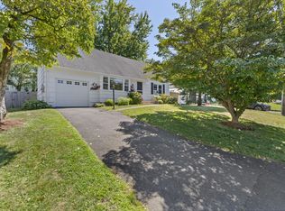 6 Bonan Dr #1, Riverside, CT 06878