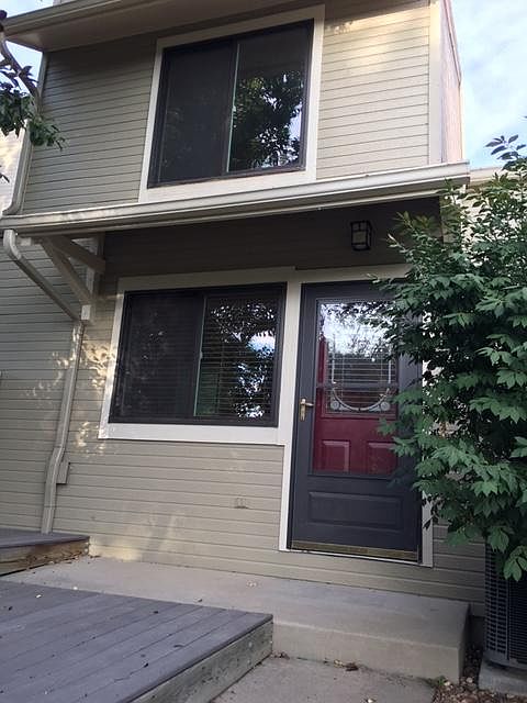 1st image of 298 S Taft Ct