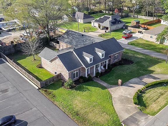 2nd image of 20 Center Rd