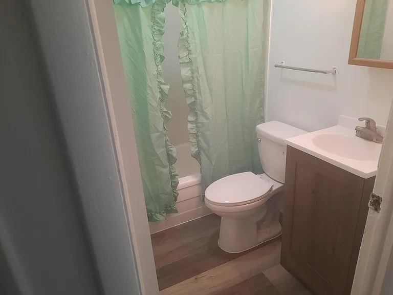 4539 E 6th Ave — Photo 5