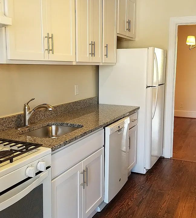 1st image of 2705 Mount Vernon Ave APT 1