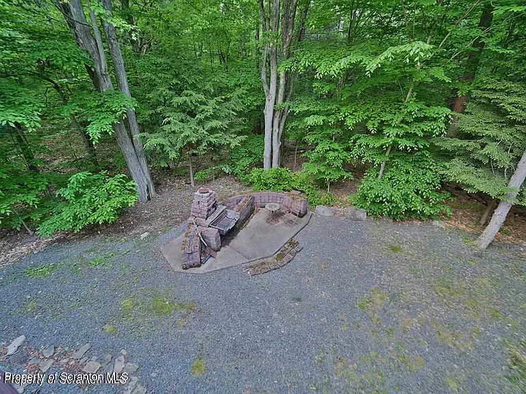 93 Bender Rd — Photo 6