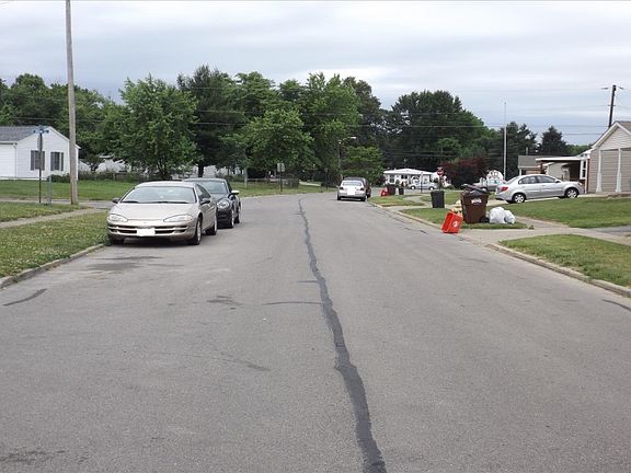 4th image of 382 Richard Dr