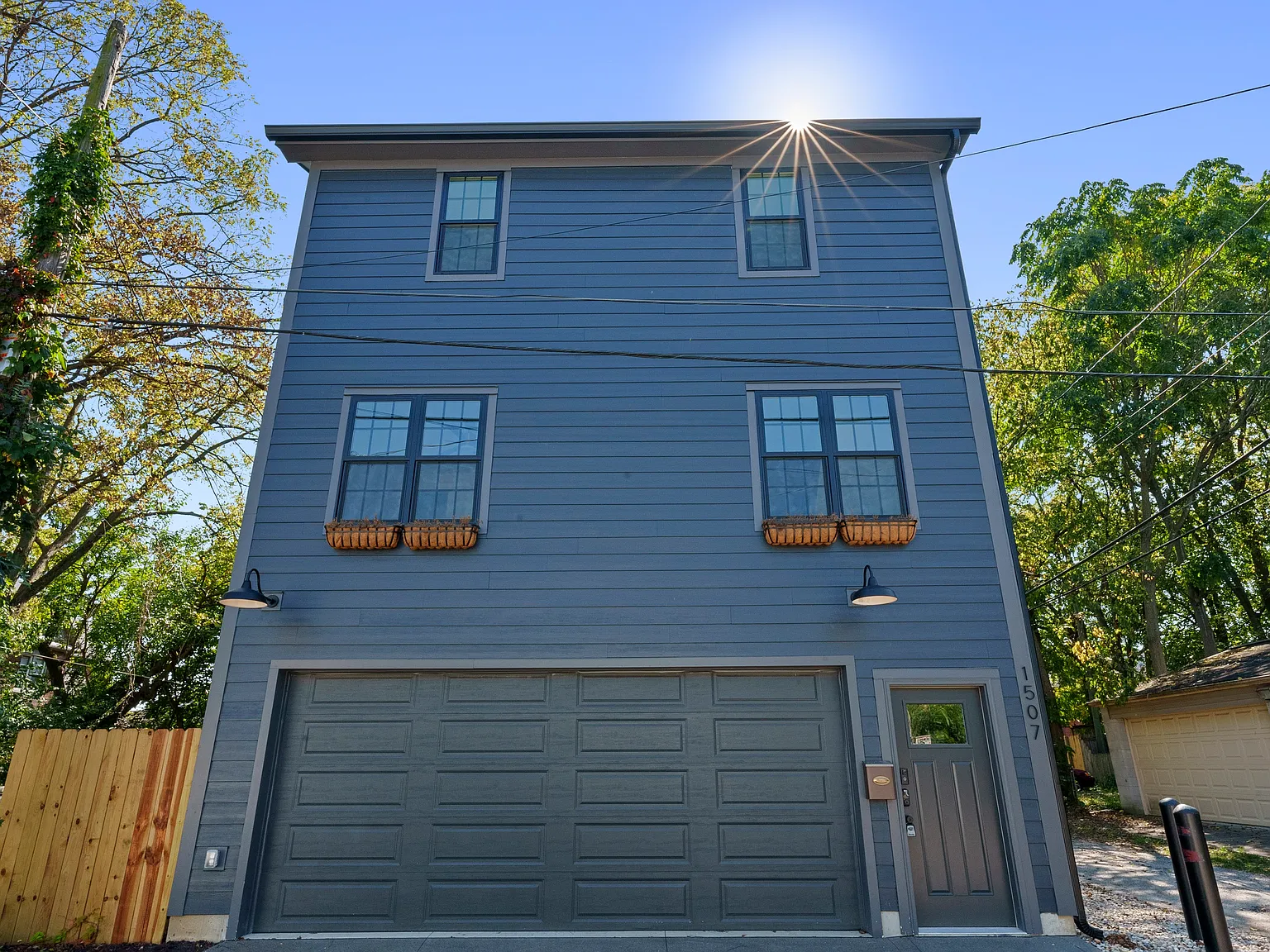 4 bed, $5,900 — Photo 2