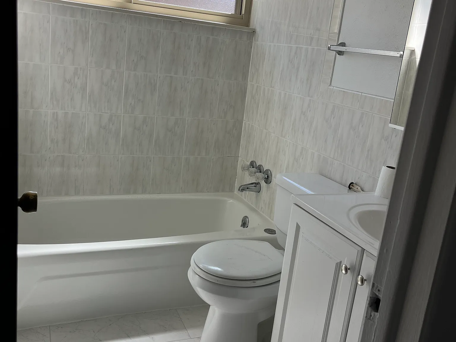 2 bed, 1300 sqft, $2,500 — Photo 4