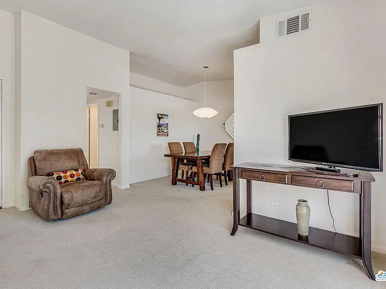 505 S Farrell Dr #Q104 — Photo 5
