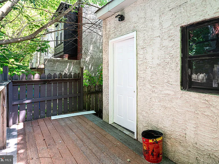 3857 Wyalusing Ave — Photo 15