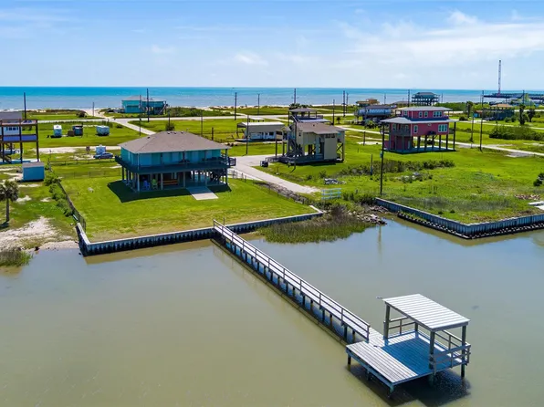 1040 N Gayle St, Gilchrist, TX 77617