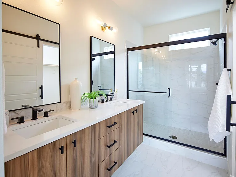 303 - 140 Sacramento Townhomes — Photo 7