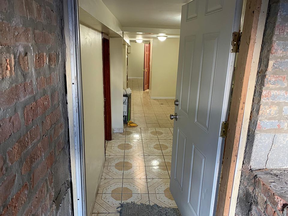 1st image of 827 N Trumbull Ave #B