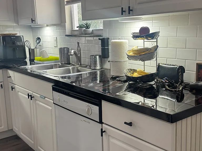 2015 Grand Oak Dr — Photo 4