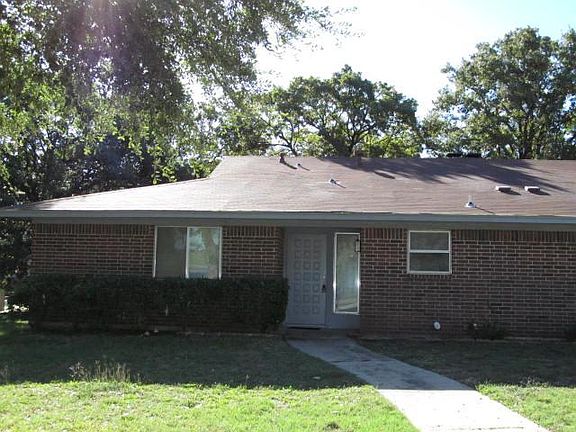 2nd image of 2207 Canterbury Ct