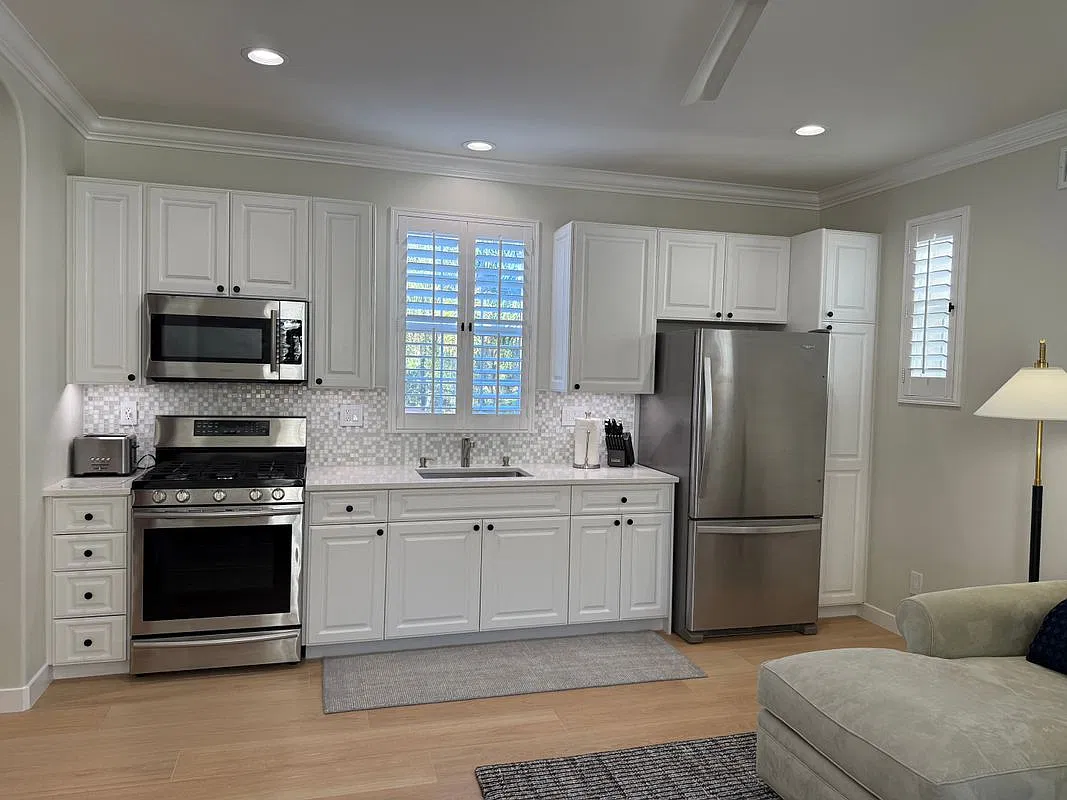 1 bed, 1.0 bath, 575 sqft, $2,500 — Photo 2