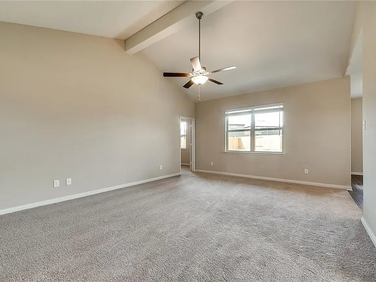 228 Ryan St — Photo 18
