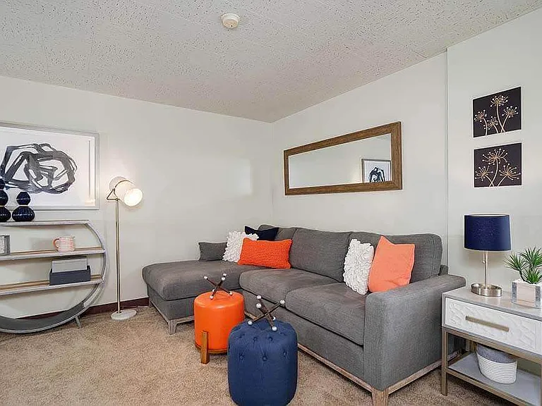 Gateway Park Apartments — Photo 2
