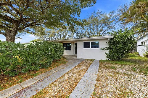 4561 SW 25th Ter Photo 1