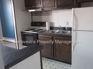 6 S Main St #A, Woodstown, NJ 08098
