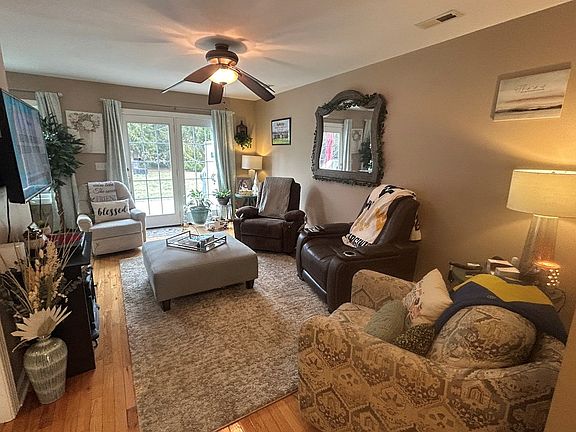 2nd image of 235 Pleasant View Dr