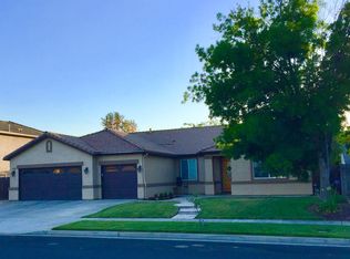 2238 N Riesling Ave, Hanford, CA 93230