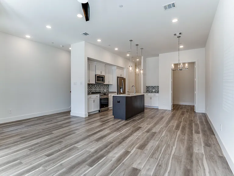 804 Eaglescliffe Lndg — Photo 8