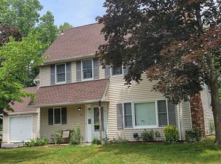 1 Spruce Ct, Barnegat, NJ 08005