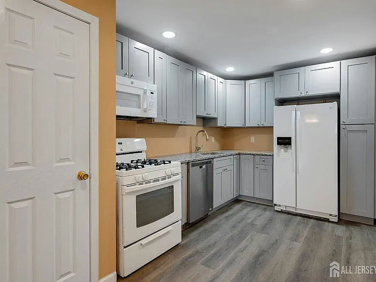 177 Bexley Ln — Photo 10