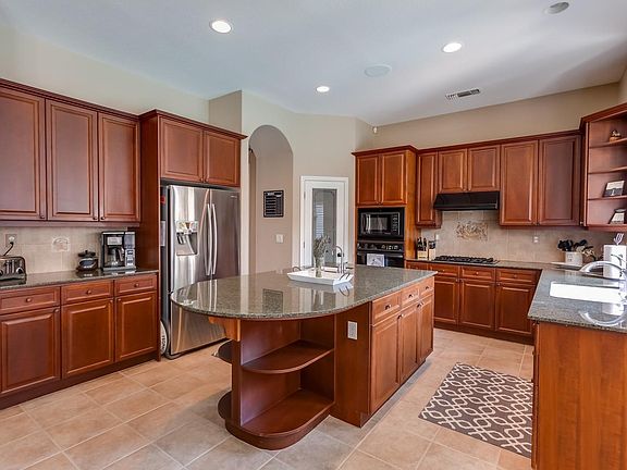 5th image of 2712 Mira Vista Dr