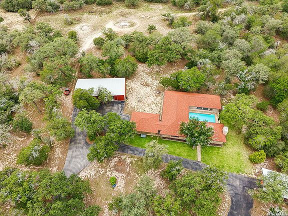 4th image of 188 Guadalupe Ranch Ln