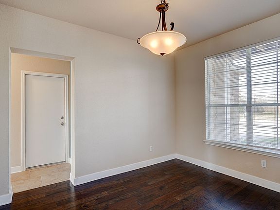 5th image of 1008 Flanagan Dr