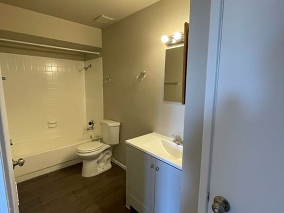 5th image of 651 E Commonwealth Ave #Hc209