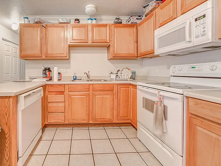 539 N University Ave #201 — Photo 3
