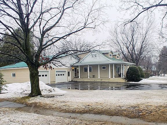 4th image of 140 Park St