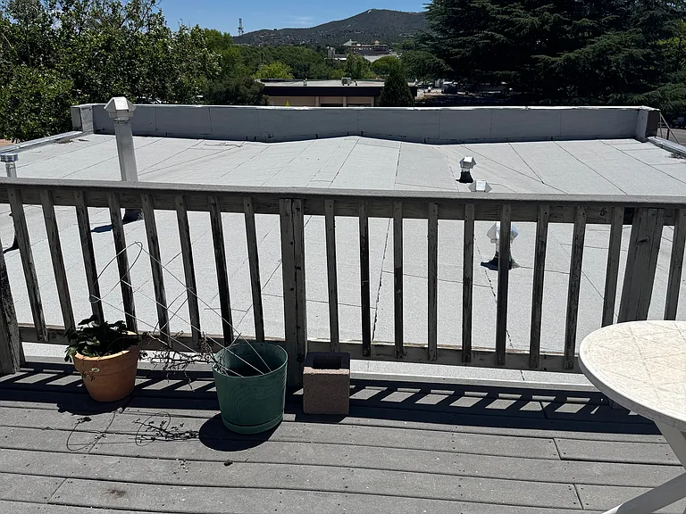110 N Summit Ave #5 — Photo 5