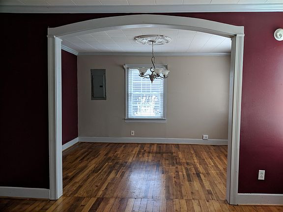 4th image of 622 Peachtree St