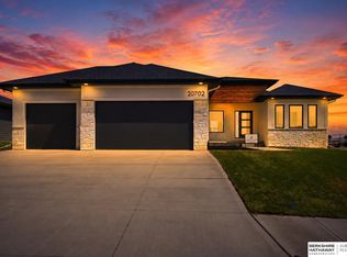 20702 Vernon Ave, Elkhorn, NE 68022