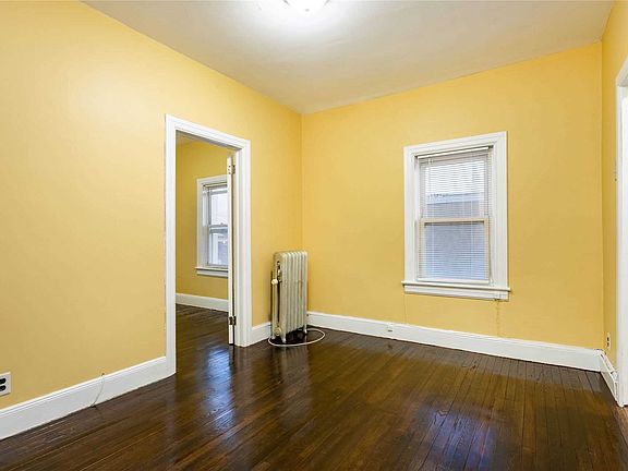 5th image of 89 Deer Park Ave #9