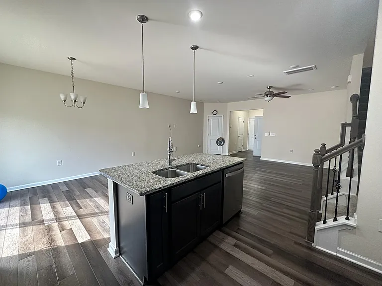 108 Pelsett St — Photo 34