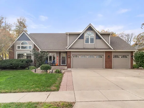 9604 Iltis Dr, Urbandale, IA 50322